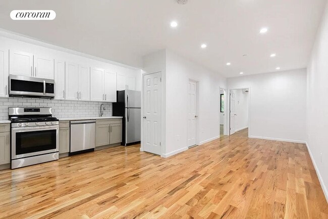 Building Photo - 830 Herkimer St