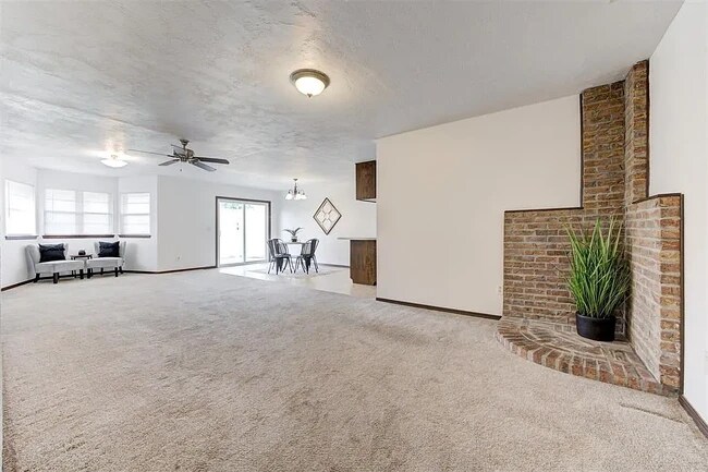 Foto del edificio - 216 Klondike Dr