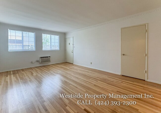 Building Photo - 244 S Doheny Dr