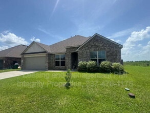 Building Photo - 3202 Hvn Lk Dr