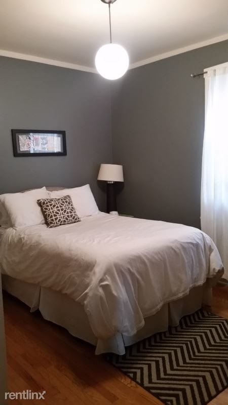 Building Photo - 1 br, 1 bath Condo - 712 W. Wellington Ave.