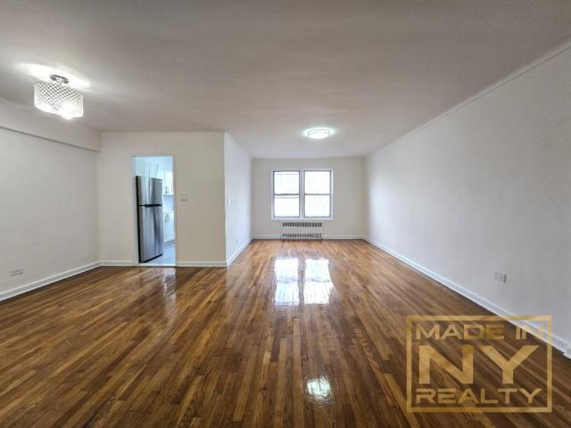 Building Photo - 2 bedroom in REGO PARK NY 11374