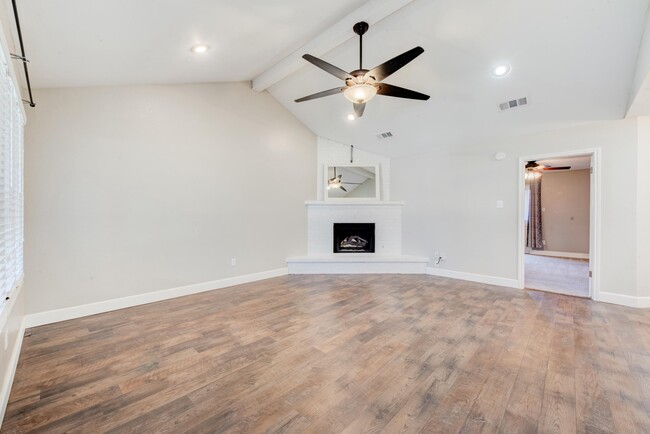 Building Photo - 103 Troy Ave