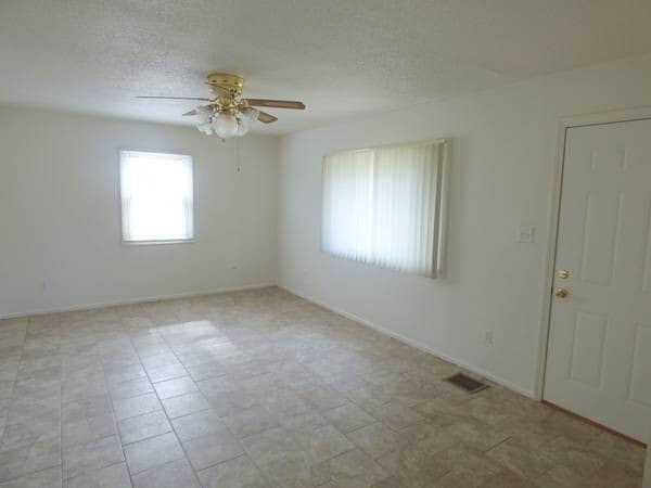 Foto del edificio - 2309 Birchwood- Nice Three Bedroom Ranch H...