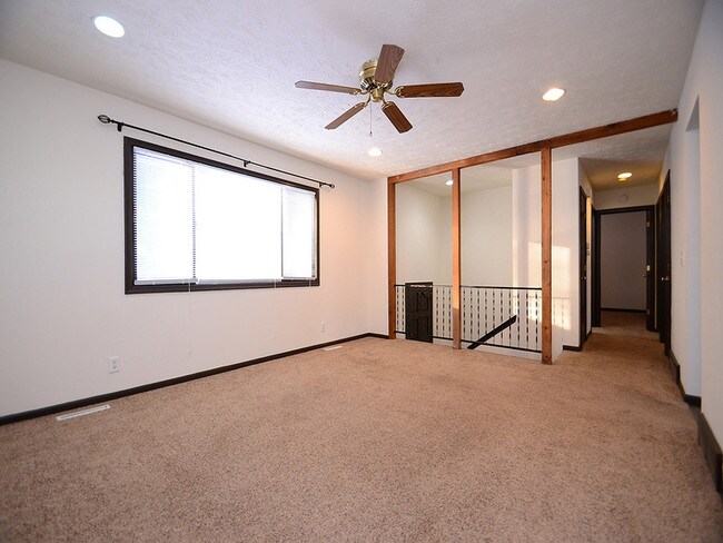 Building Photo - 230 Hackberry Dr