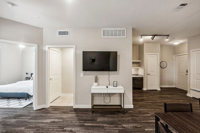Building Photo - 13555 Cullen Blvd