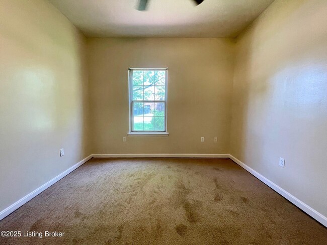 Building Photo - 508 Country Club Dr