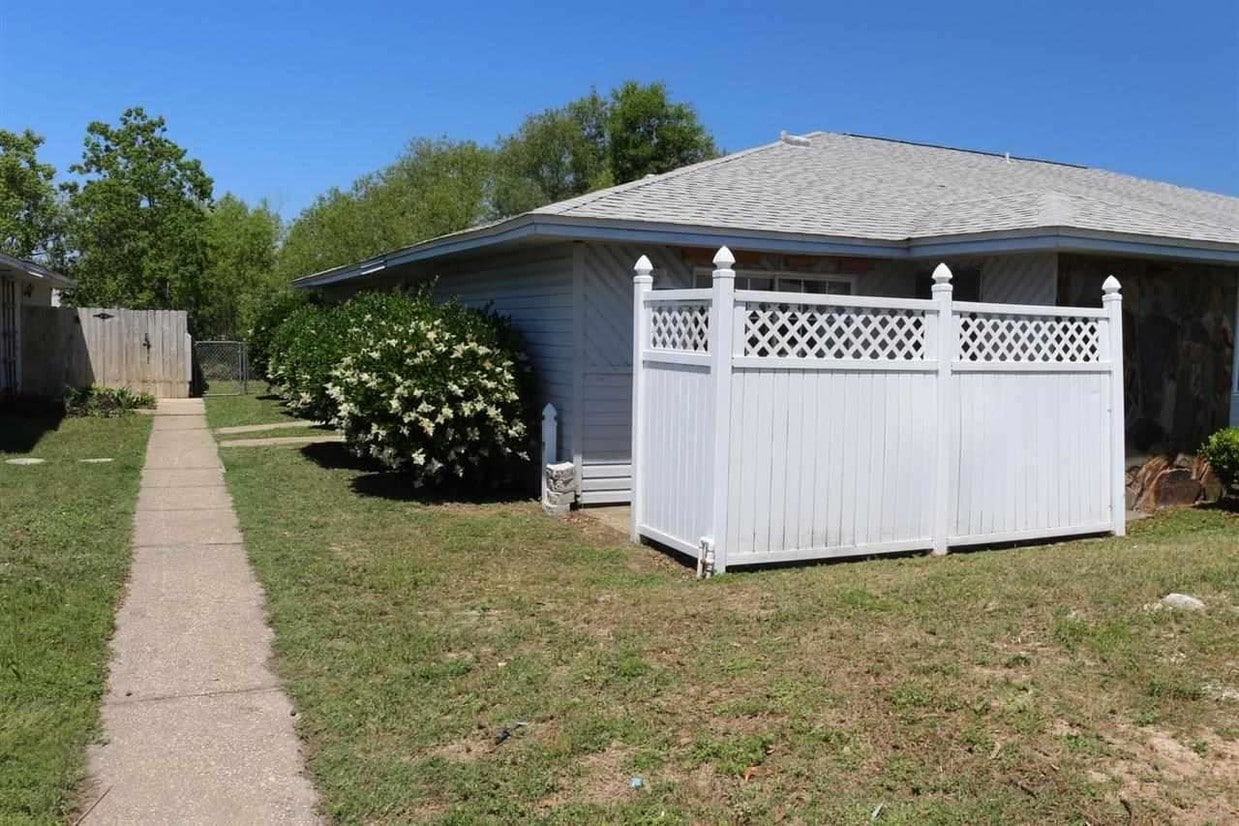 3352 Green Briar Cir, Gulf Breeze, FL 32563 House Rental in Gulf