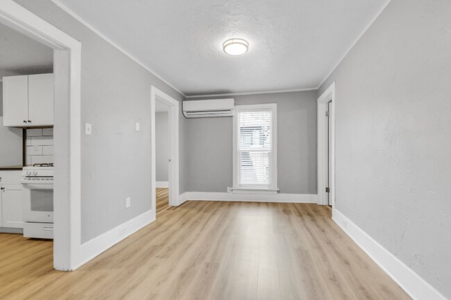 Building Photo - 1213 12th St