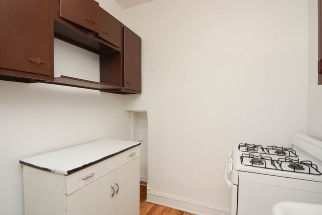 Building Photo - 4856 N Damen Ave