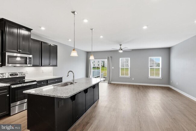 Building Photo - 529 Swansea Dr