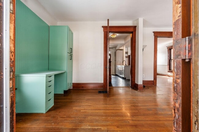 Foto del edificio - 415 W 5th Ave