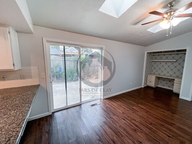 Building Photo - Single Level West Salem Home