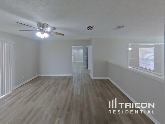 Building Photo - 114 Jeffrey Dr