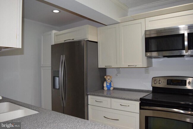 Foto del edificio - 7023 Kelly Rd