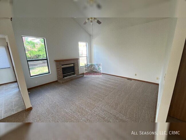 Foto del edificio - 750 Rundle Ct