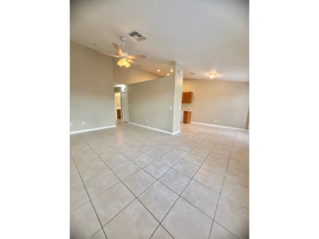 Building Photo - App.Fees Reimbursed AFTER Move-In! Available Mid-April! 2 Bed 2 Bath Located SE Cape Coral
