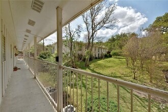 Building Photo - 5320 Balcones Dr