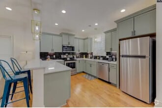 Building Photo - 323 S Beltline Blvd
