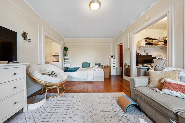 Building Photo - Traymore Apartments