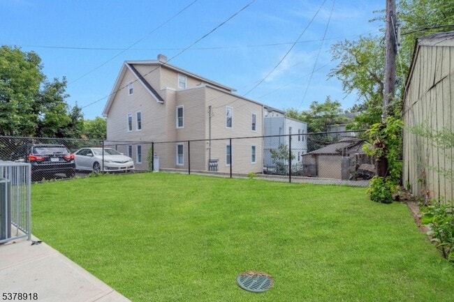 Building Photo - 320 Hawthorne Ave