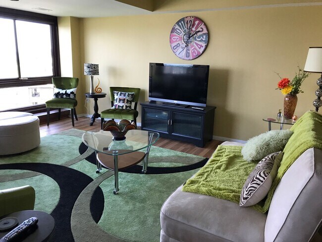 Foto del edificio - Beautiful Condo for Rent