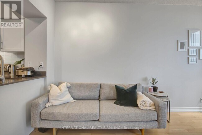 Building Photo - 230 Queens Quay W