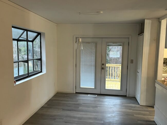 Building Photo - 77 Overlook Rd
