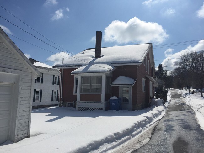 Building Photo - 4831 W Seneca Tpke