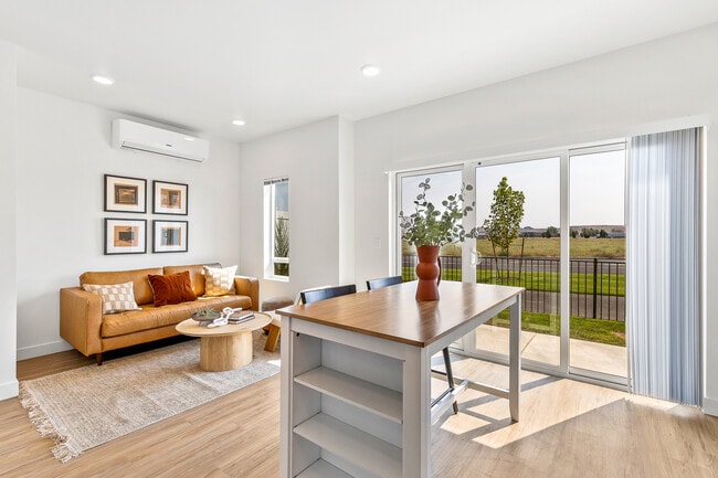 Foto del edificio - Westland Townhomes