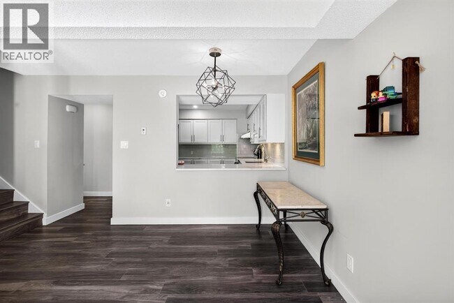 Building Photo - 7330 Coronado Dr