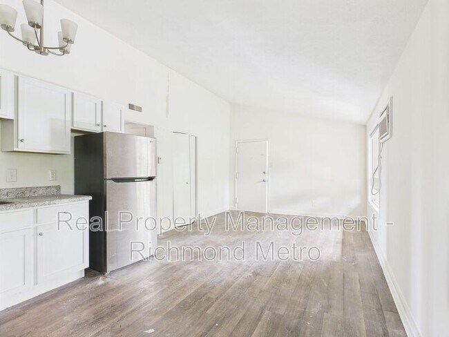 Building Photo - 3202 Midlothian Tpke
