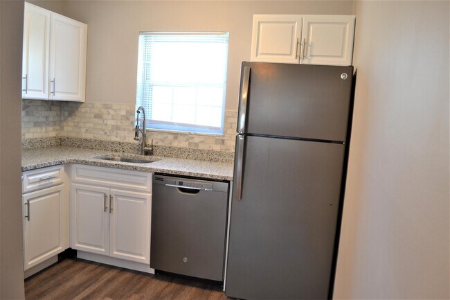 Building Photo - 3813 Ferdinand Pl