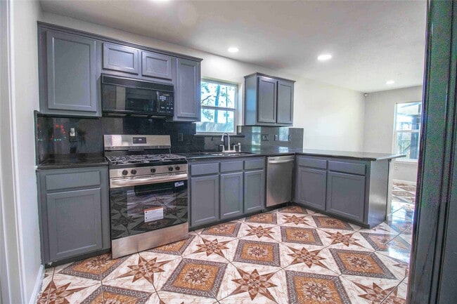 Building Photo - 10819 Belle Haven Dr