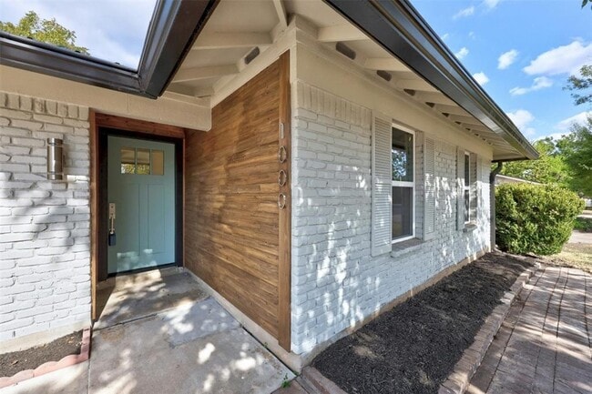 Building Photo - 1000 Cripple Creek Dr