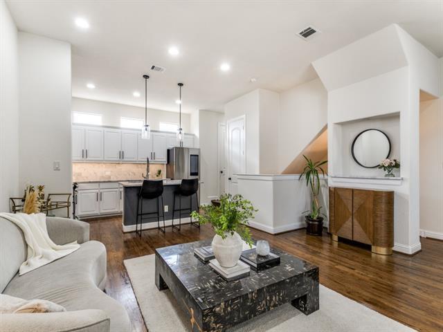 Building Photo - 7408 Coronado Way