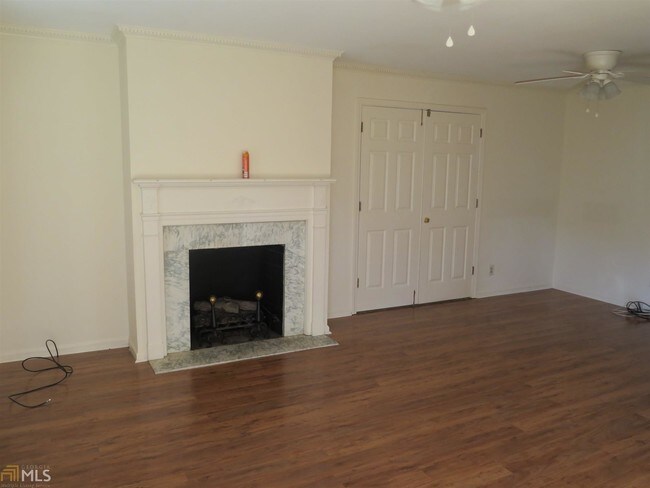 Building Photo - 5315 N Dearing St NE