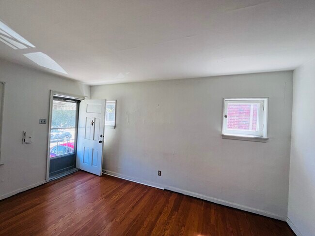 Building Photo - 4535 Wabash Ave