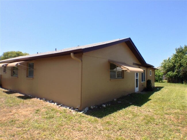 Building Photo - 7041 Moravian Dr