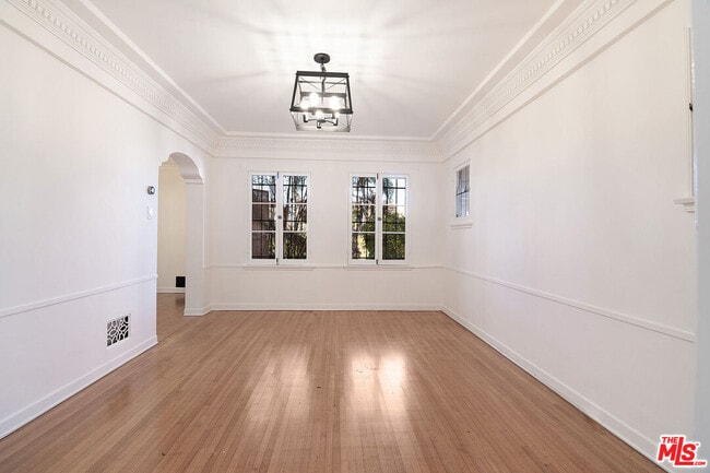 Foto del edificio - 1040 S Alfred St