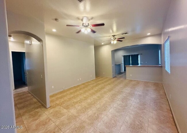 Foto del edificio - 1417 E Lupine Ave