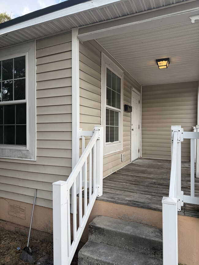 Building Photo - 735 21st St S