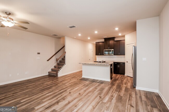 Foto del edificio - 5110 Glade Park Dr