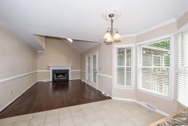 Foto del edificio - 9202 Pebble Creek Way