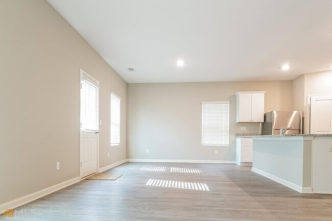 Building Photo - 1012 Nandina Ct