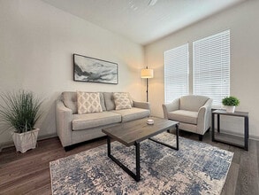 Building Photo - 1515 Flournoy Lp