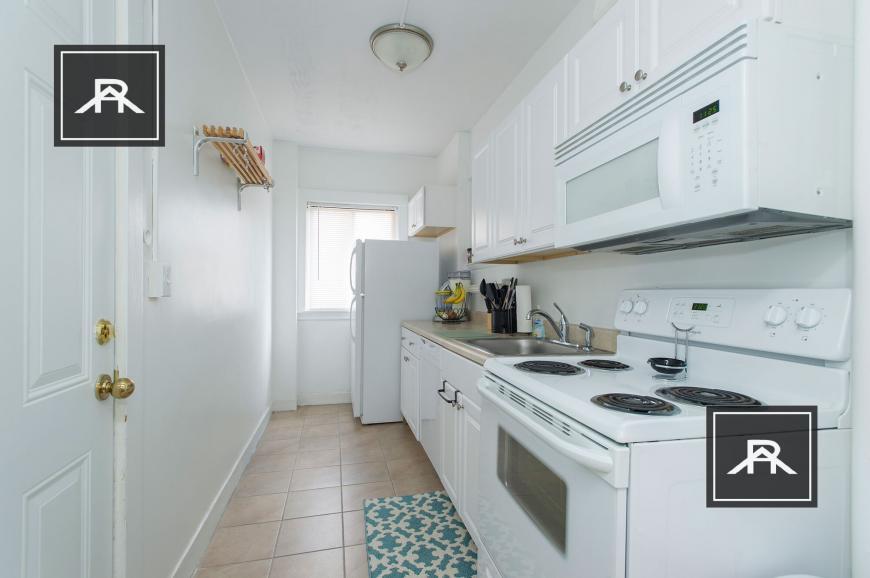 Foto principal - 1 bedroom in Newton MA 02460