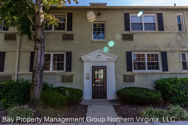Building Photo - 2 br, 1 bath House - 4350 PERSHING DR, N. #1