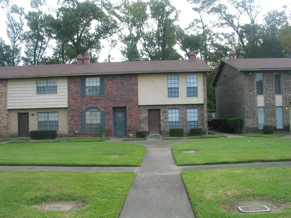 Primary Photo - 1600 N 16th St