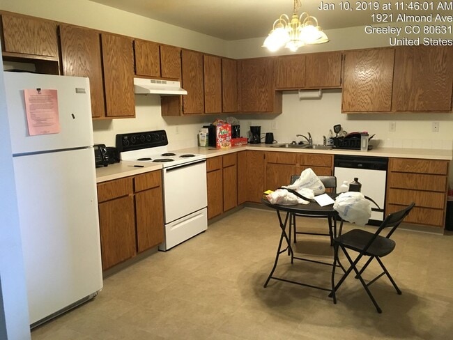 Foto del edificio - 1921-1923 Almond Avenue